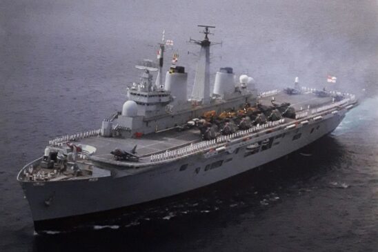 El HMS Invencible está señalado como uno de los buques de guerra que transportó armamento nuclear.