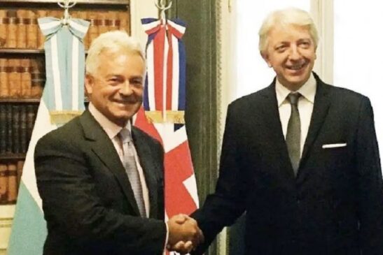 Polémica por un acuerdo sobre Malvinas que firmó Cambiemos: Cancillería abrió una investigación y el ex embajador británico dio su versión de lo que sucedió