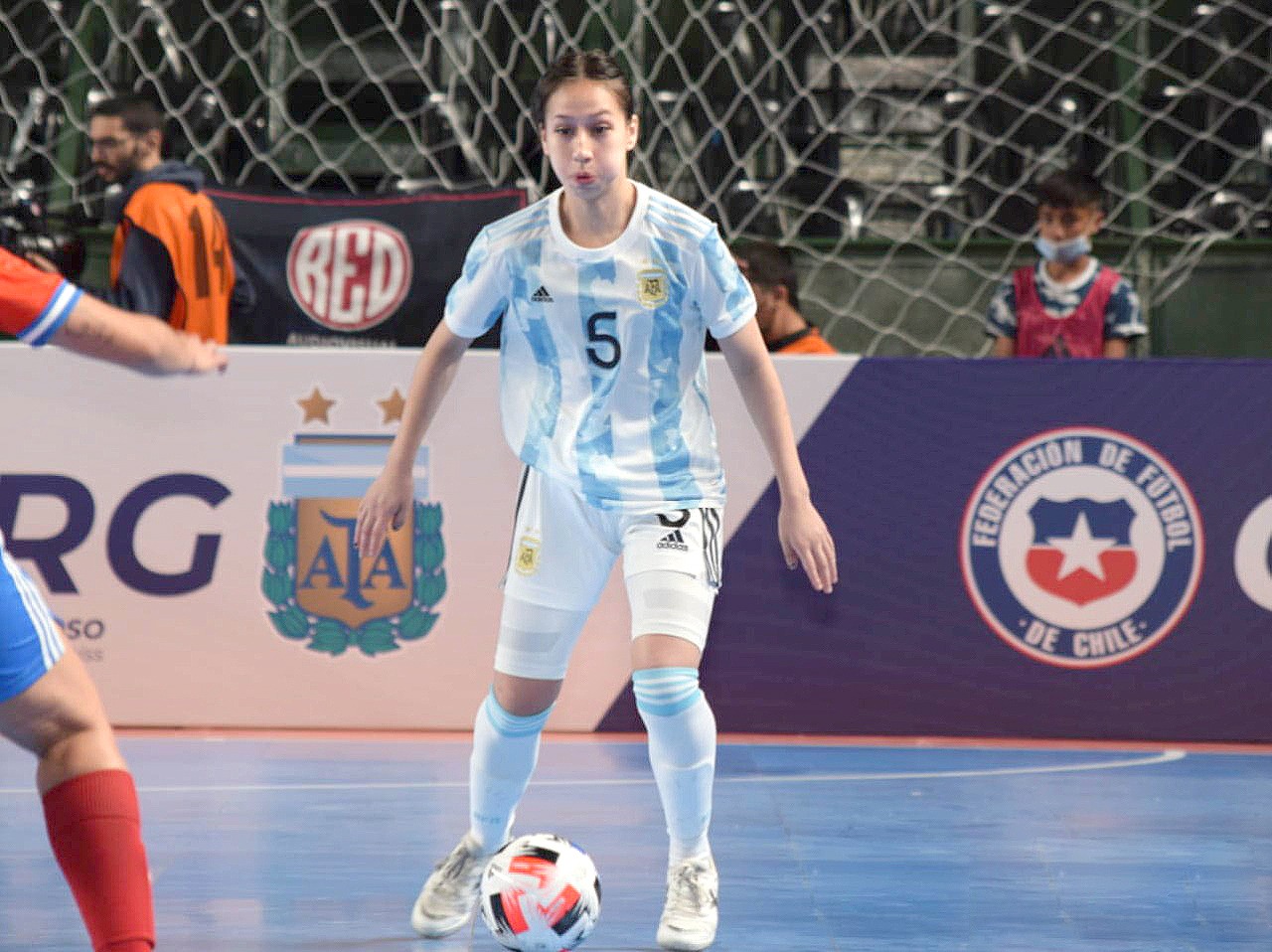 Maca Espinoza ya entrena con la Selección Argentina
