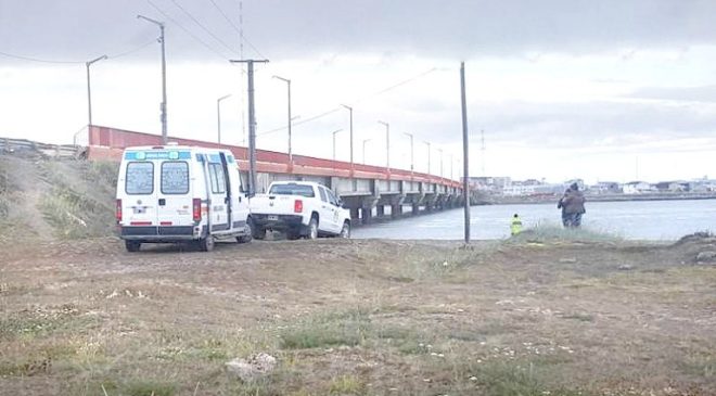 Policías salvan a una mujer que se había arrojado al Río Grande1