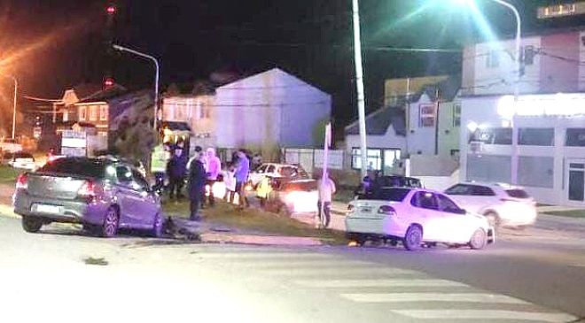 Choque arroja saldo de tres menores y tres adultos lesionados