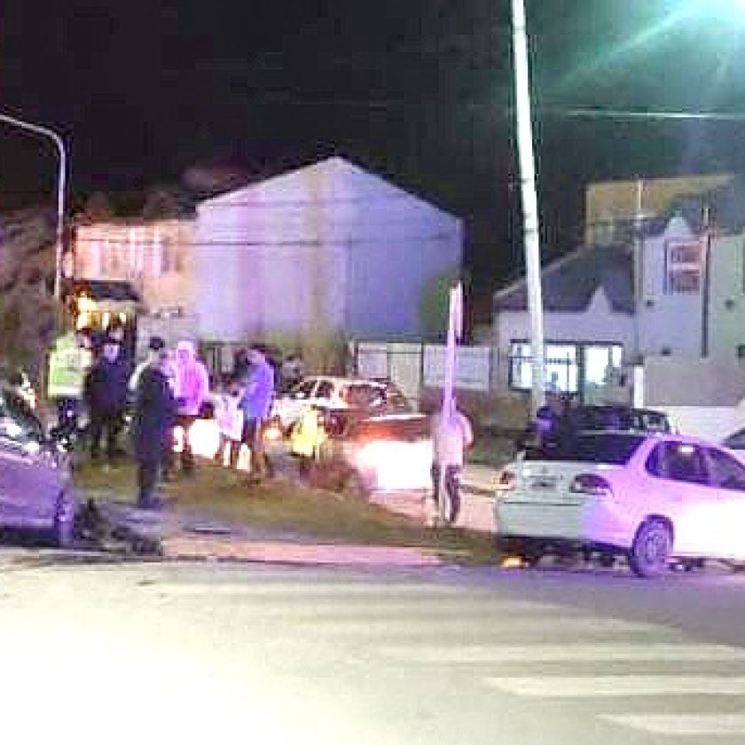 Choque arroja saldo de tres menores y tres adultos lesionados