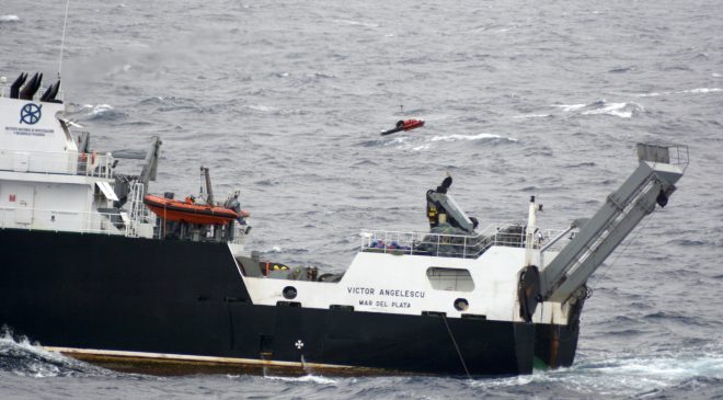 Tripulante herido de un buque de investigación fue rescatado por la Armada Argentina