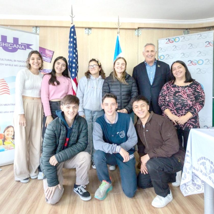 El embajador norteamericano Marc Stanley, visitó Ushicana