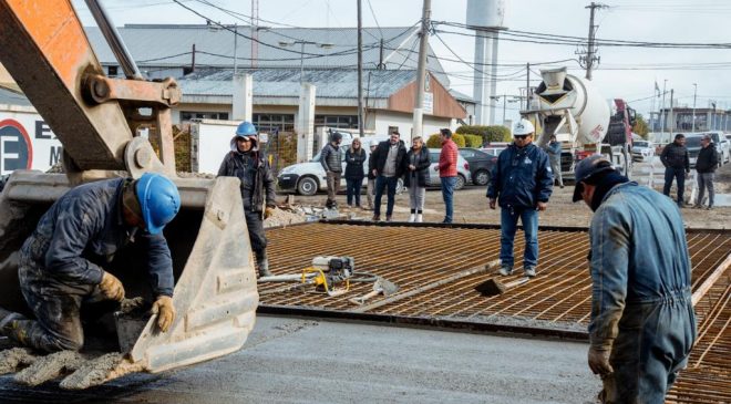 "En 20 días ya se podrá transitar por este lugar y comenzar a demoler el puente viejo", aseguró Castro