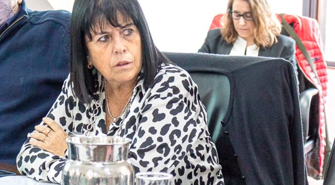 “Tenemos que dejar de mirarnos el pupo e idear algo que nos contenga a todos”