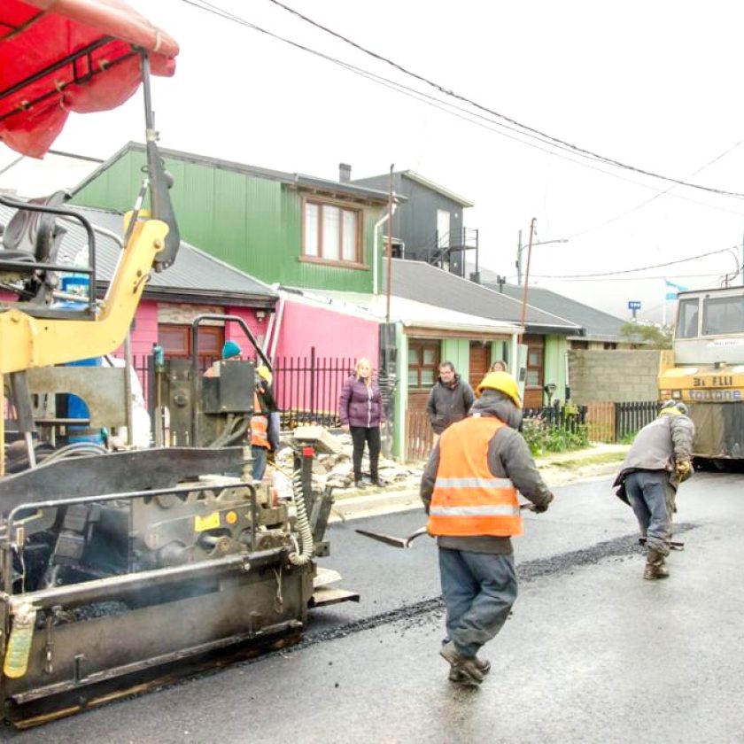 Iniciaron los trabajos de pavimentación en el barrio Gendarmería