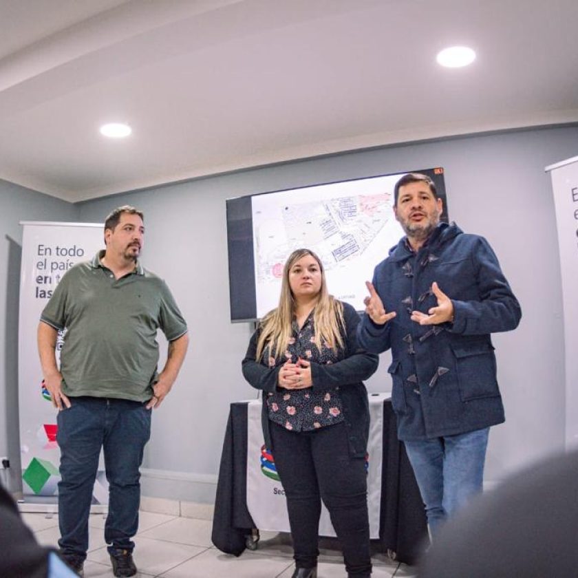 La Municipalidad de Ushuaia firmó un acta con el SATSAID para el otorgamiento de soluciones habitacionales
