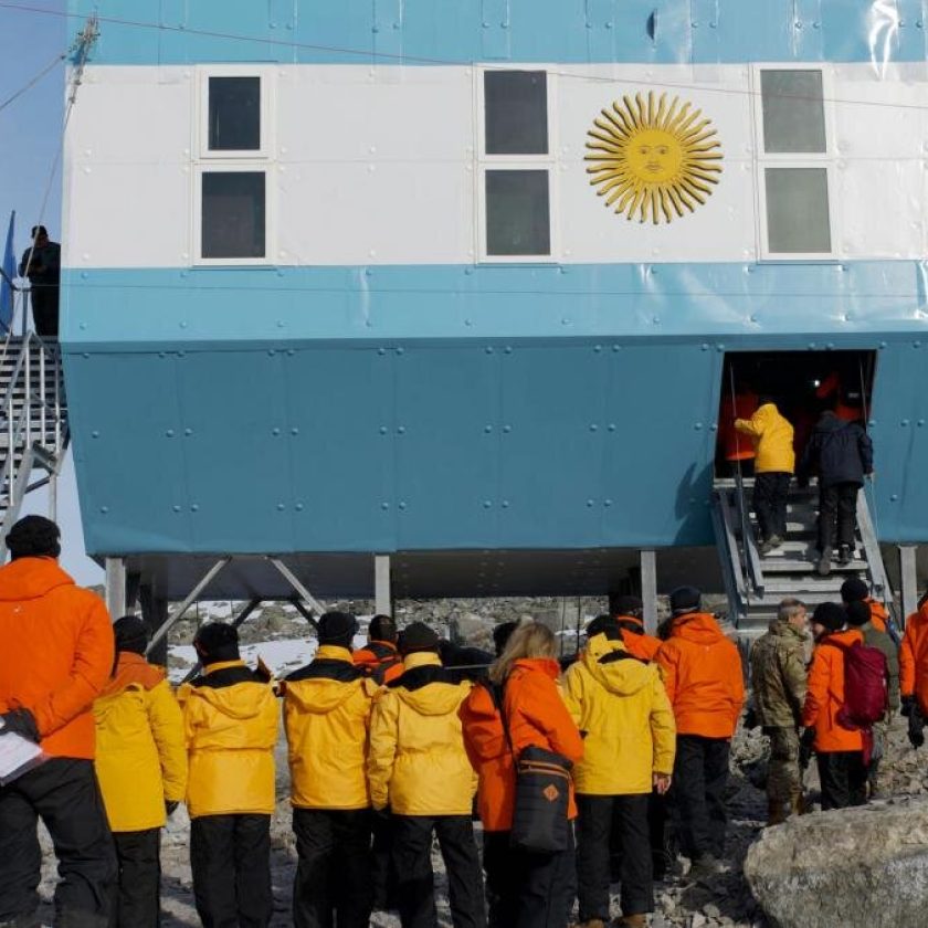 Argentina instala tres nuevos laboratorios y dos refugios científicos en la Antártida