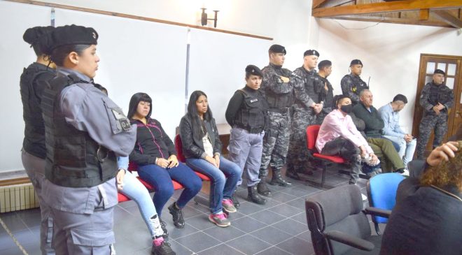Se pelearon en pleno juicio los 7 acusados de intentar matar a su ...