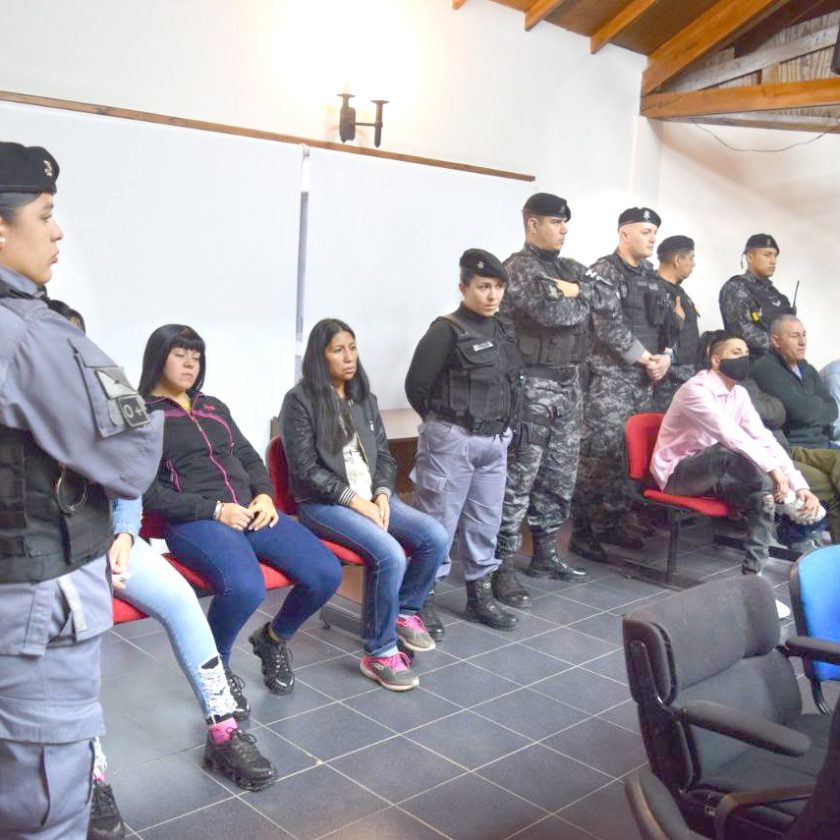 Se pelearon en pleno juicio los 7 acusados de intentar matar a su ...