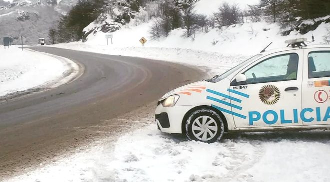 Conductora se despistó, fue auxiliada y siguió viaje