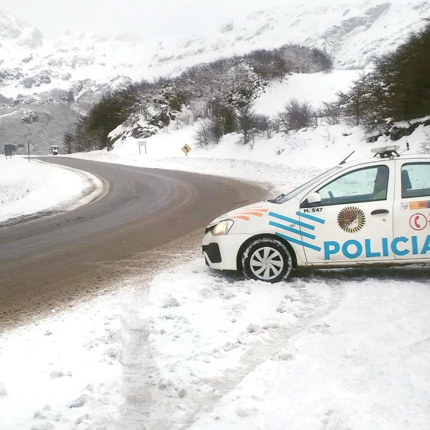 Conductora se despistó, fue auxiliada y siguió viaje