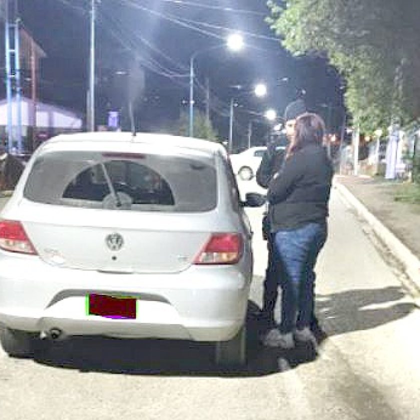 Conductora ebria chocó a otro automovilista y se negó a hacerse la alcoholemia