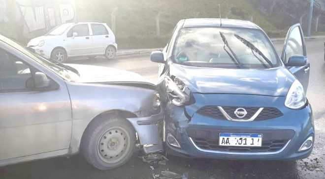 Una mujer resulta herida en un choque