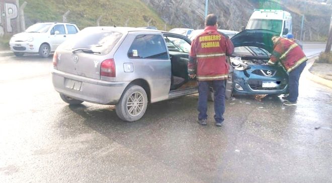 Una mujer resulta herida en un choque