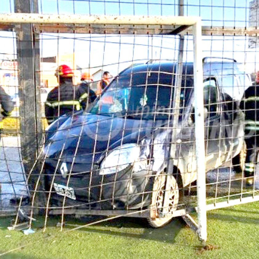 Conductor casi provoca una tragedia