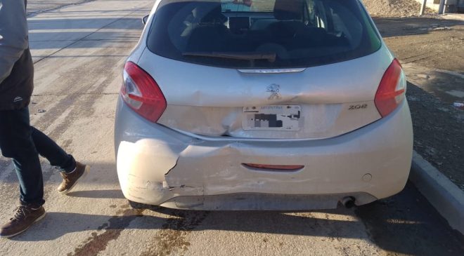 Colisión arroja saldo de una mujer lesionada