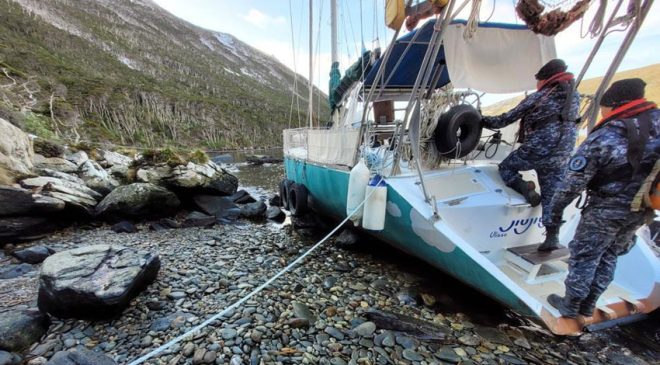 Los tripulantes del velero “Jiu Jiu” fueron rescatados en Isla de los Estados
