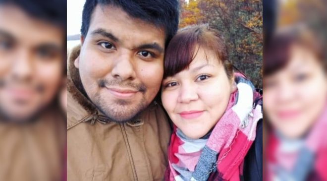 Una mujer policía detenida y otro oficial prófugo por estafa
