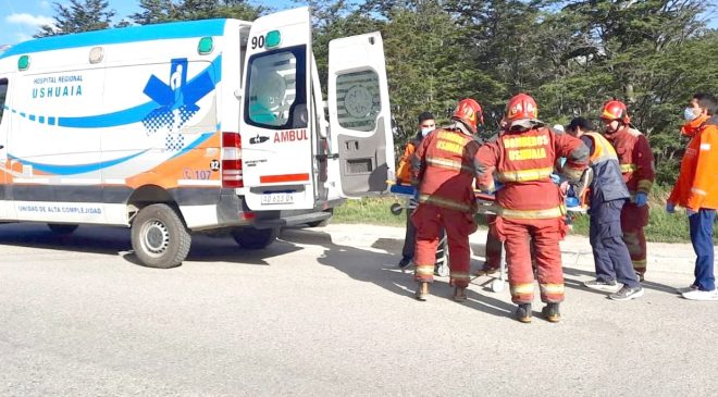 Peatona fue embestida por un automóvil