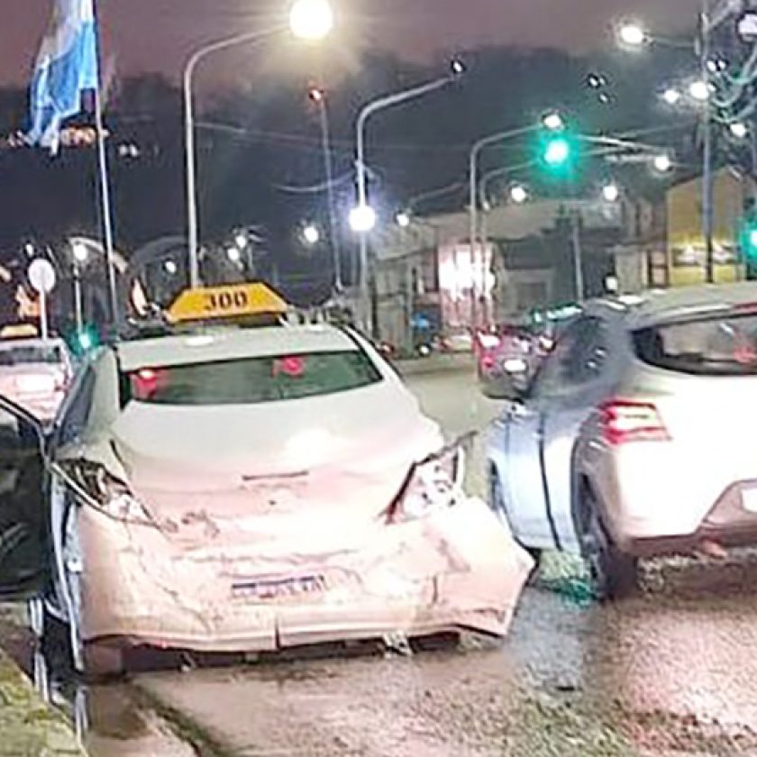 Pasajero de taxi menor de edad resultó lesionado en un choque
