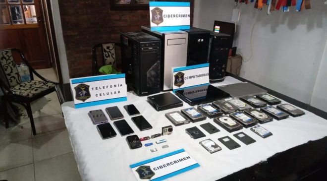 Madre vendía fotos y videos con contenido sexual de su hija de 8 años