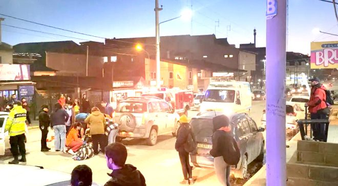 Hermanitos cruzaban la calle y fueron atropellados