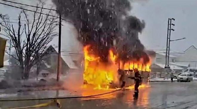 Se incendió un colectivo en plena marcha: no hubo heridos