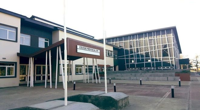 Tres menores robaron 6 computadoras de una escuela de Ushuaia