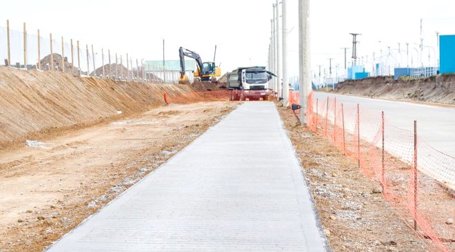 Se están construyendo veredas en la avenida Santa Fe
