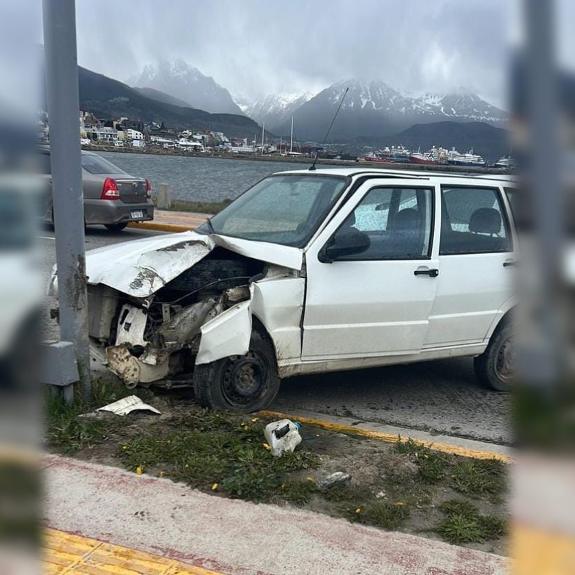 Automovilista se incrustó contra una columna