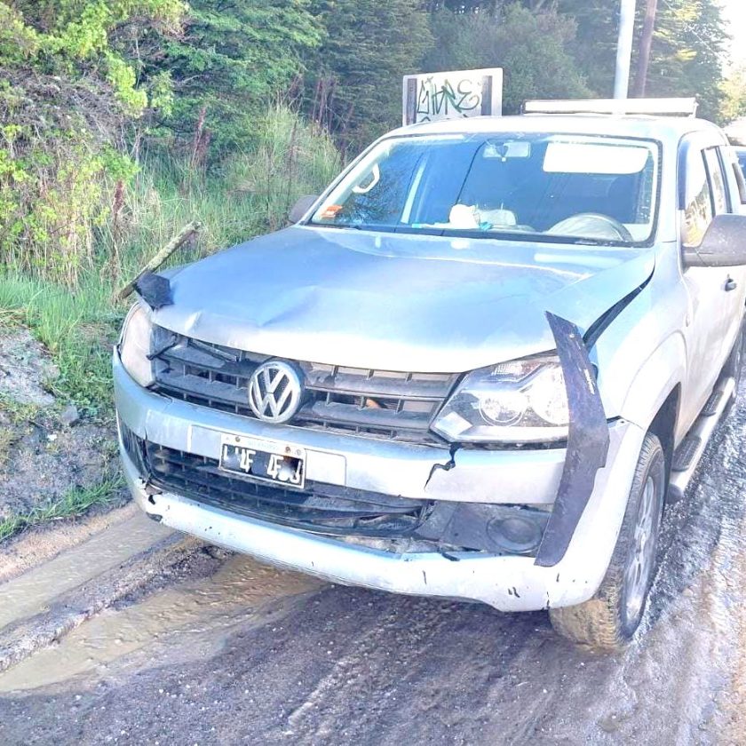 Choque entre una SUV y una camioneta arroja un lesionado