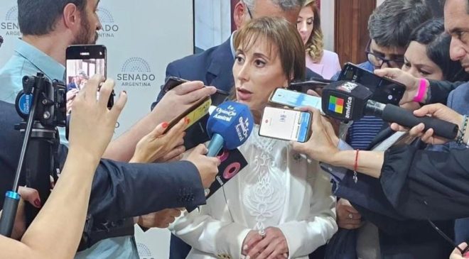 Cristina López renunció al Concejo y juró como senadora