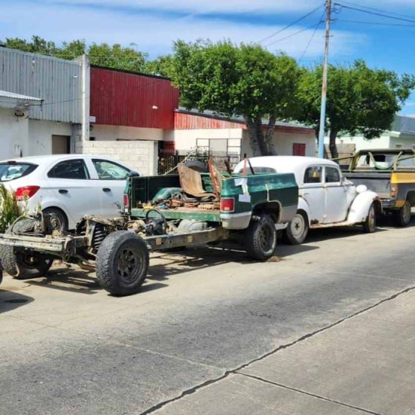 El Municipio de Río Grande retiró de la calle 223 vehículos abandonados