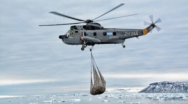 Un helicóptero de la Armada se accidentó mientras operaba en la Antártida