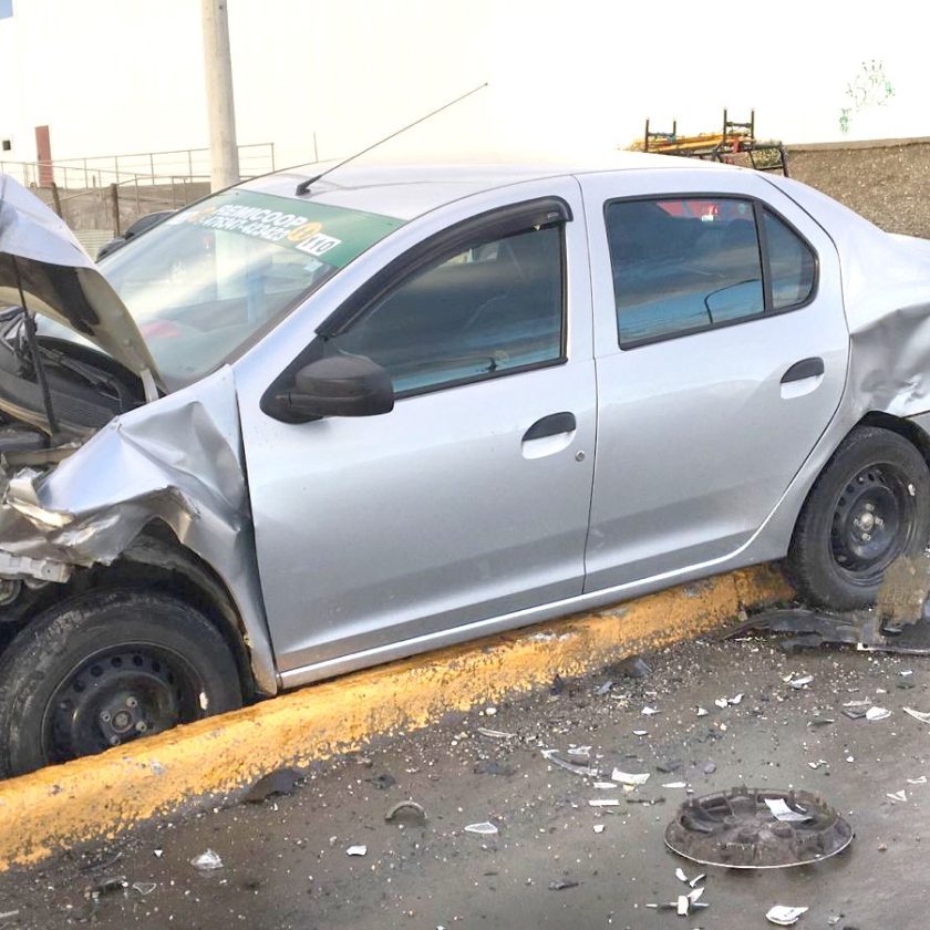 Una mujer resulta herida luego de chocar con un remis