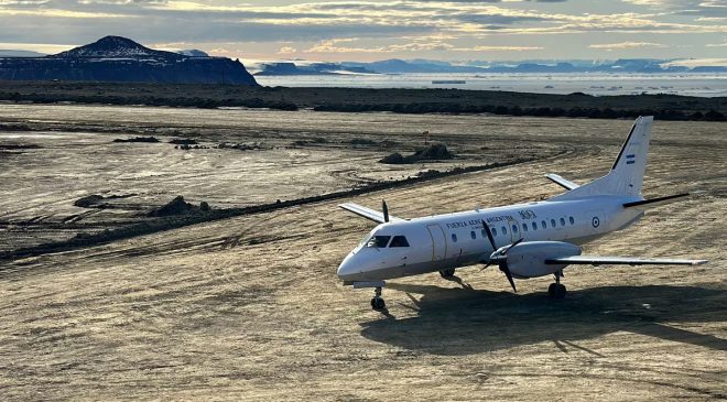 Un nuevo avión aterrizó en la Antártida- el detrás de escena de la última hazaña de pilotos militares argentinos