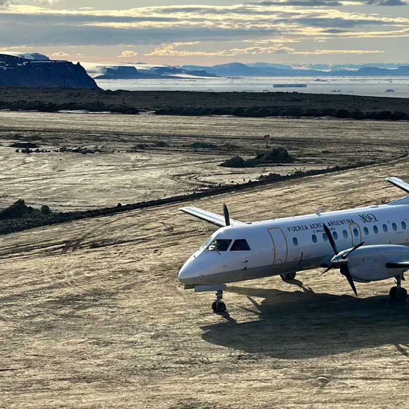 Un nuevo avión aterrizó en la Antártida- el detrás de escena de la última hazaña de pilotos militares argentinos