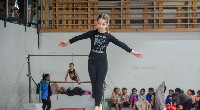 150 pequeñas gimnastas mostraron sus habilidades ante el público de Ushuaia