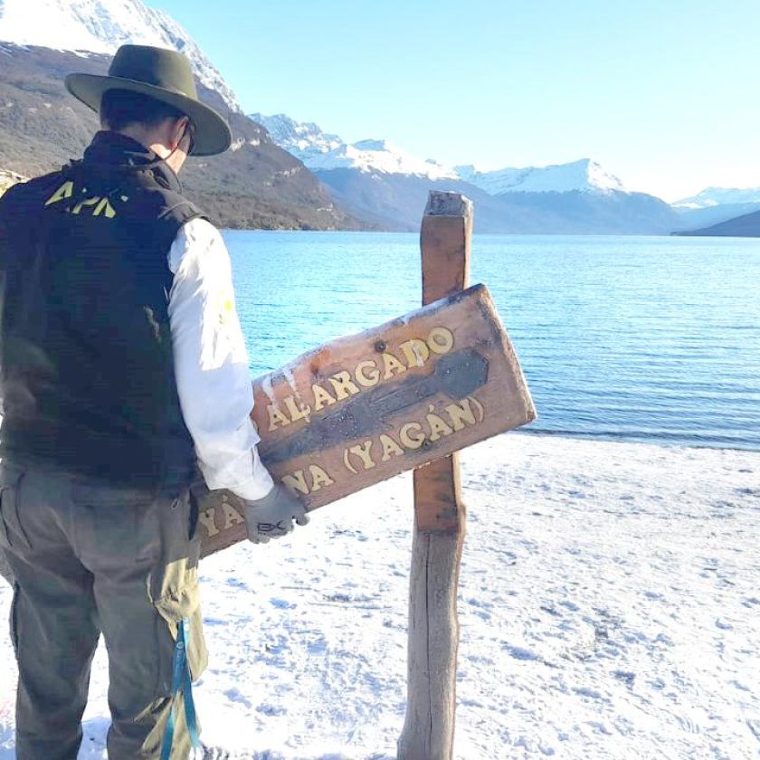 Fuerte repudio a Milei por cambiarle el nombre a un lago fueguino