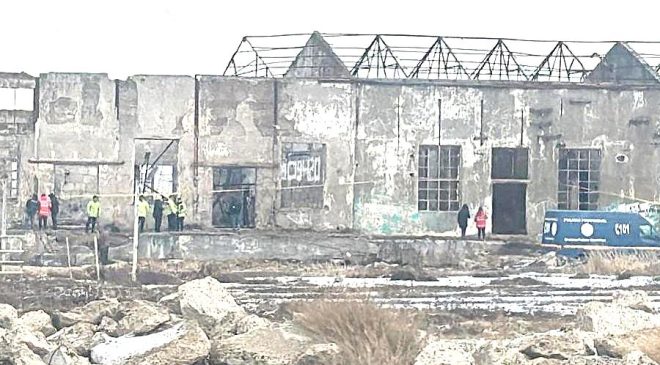 Una pareja está sospechada de golpear casi hasta matar a un joven
