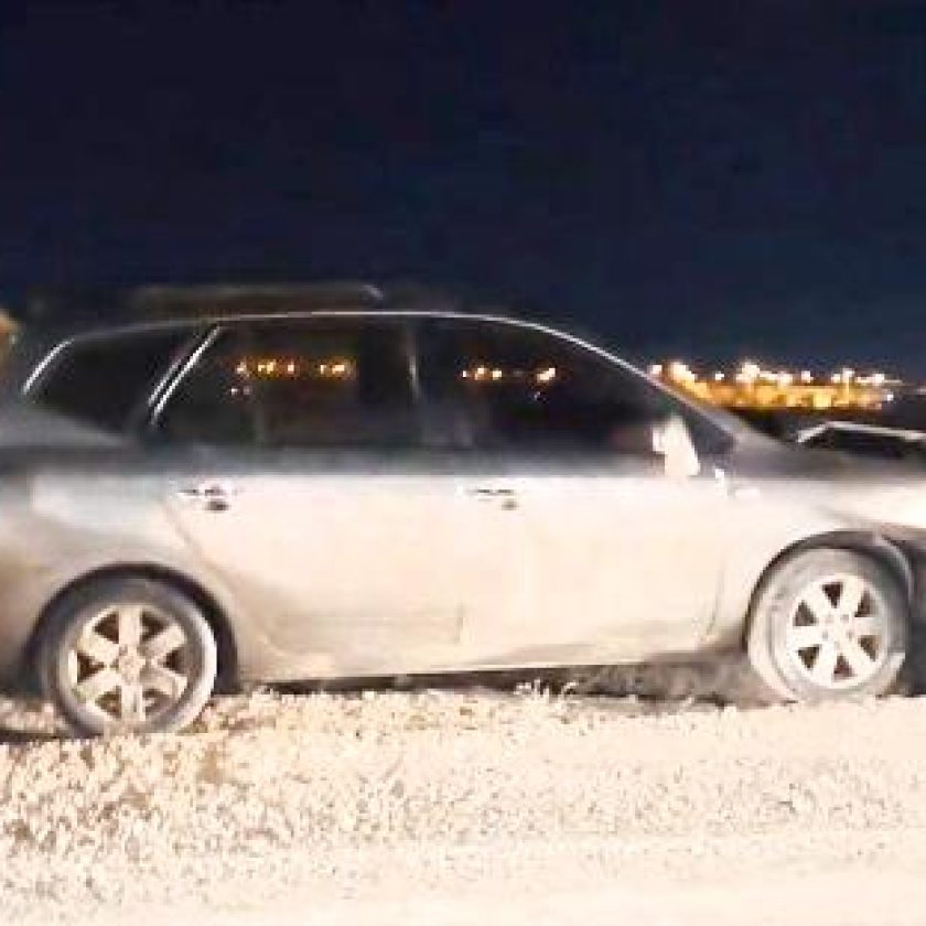 Conductora dijo que por el hielo chocó contra un poste
