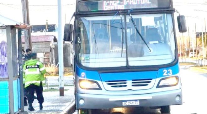 Río Grande: Personal policial y penitenciario tendrán transporte de colectivos gratuito