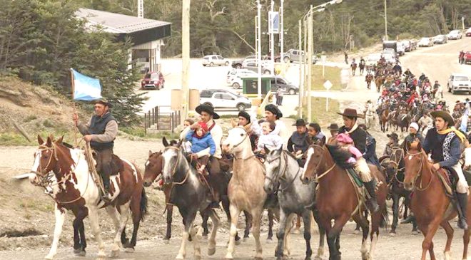 Tolhuin festeja el Día del Gaucho Fueguino con una cabalgata y juegos camperos