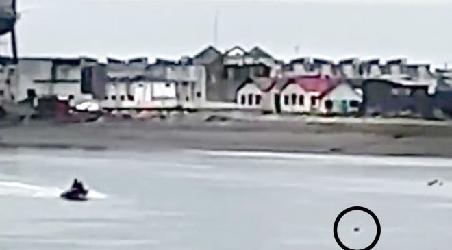 Policías y prefectos salvaron a una mujer en el Río Grande