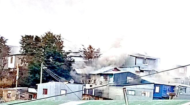 Sobrecalentamiento de una térmica provoca incendio en un galpón