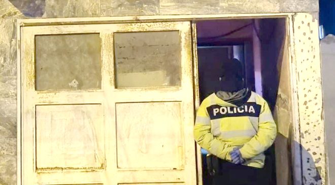 Robaron objetos valiosos del interior de un auto y la Policía los recuperó
