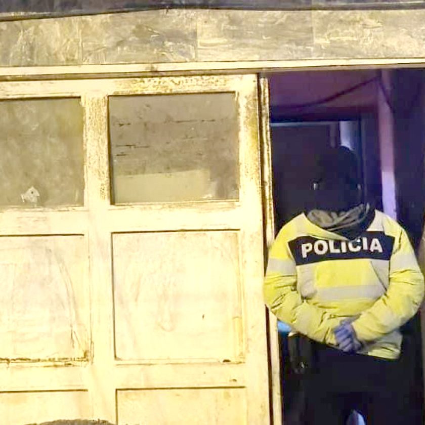 Robaron objetos valiosos del interior de un auto y la Policía los recuperó