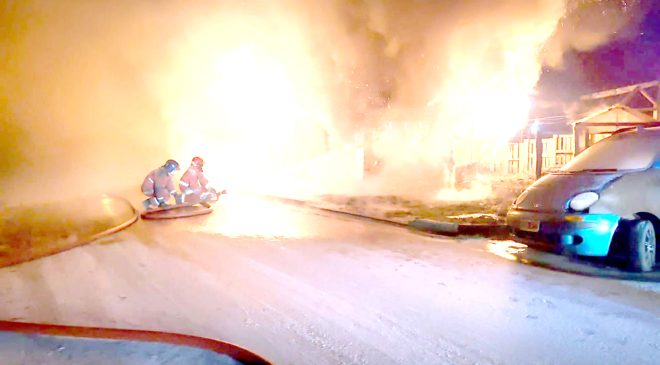 Dos sujetos incendiaron una vivienda